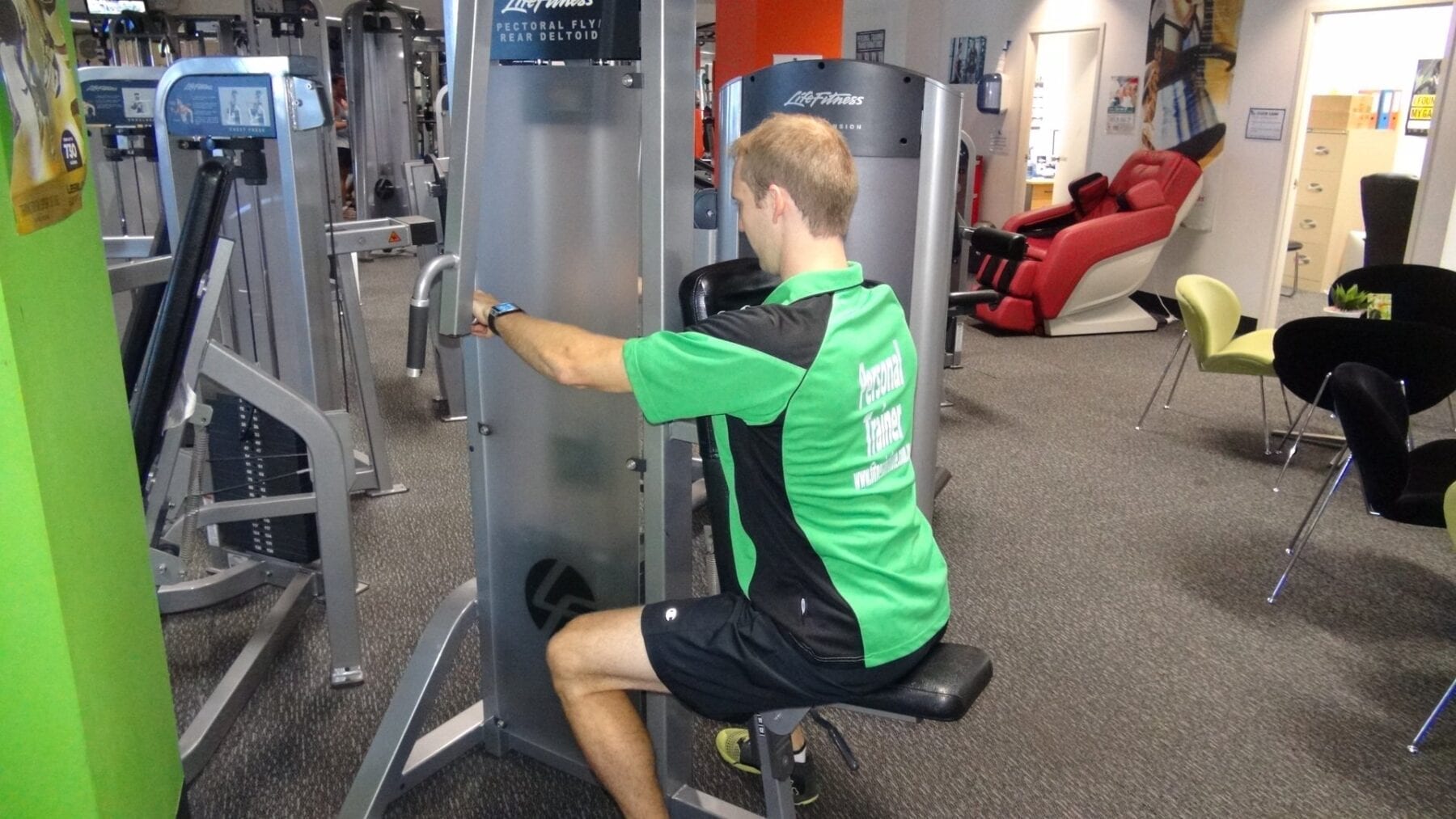 Fitness Institute Rear Deltoid