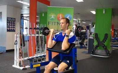 Preacher Curl – Barbell